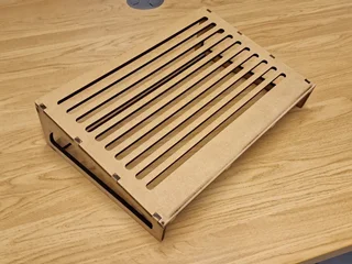 نگهدارنده لپ تاپ چوبی