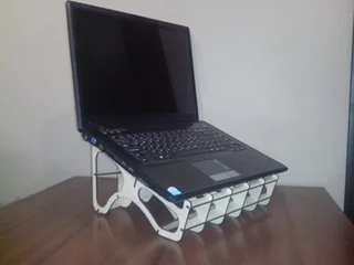 نگهدارنده لپ تاپ چوبی