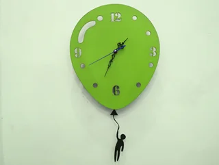 ساعت دیواری مینیمال طرح بادکنک و آدم علاف